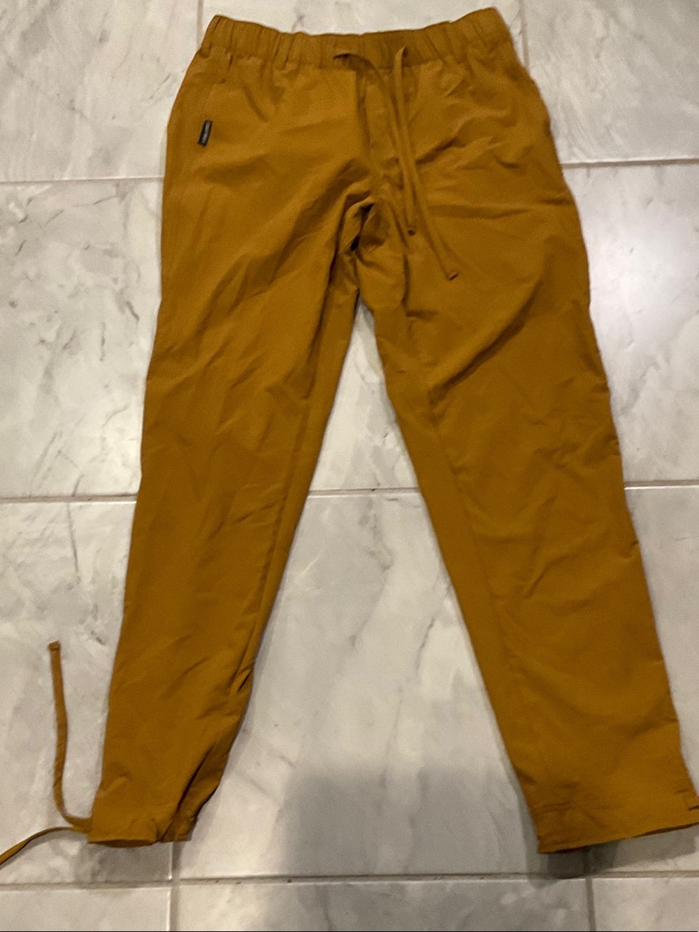 Men's Coaltree Trailhead sand gold Joggers  Pants Medium regular’s fit NWT